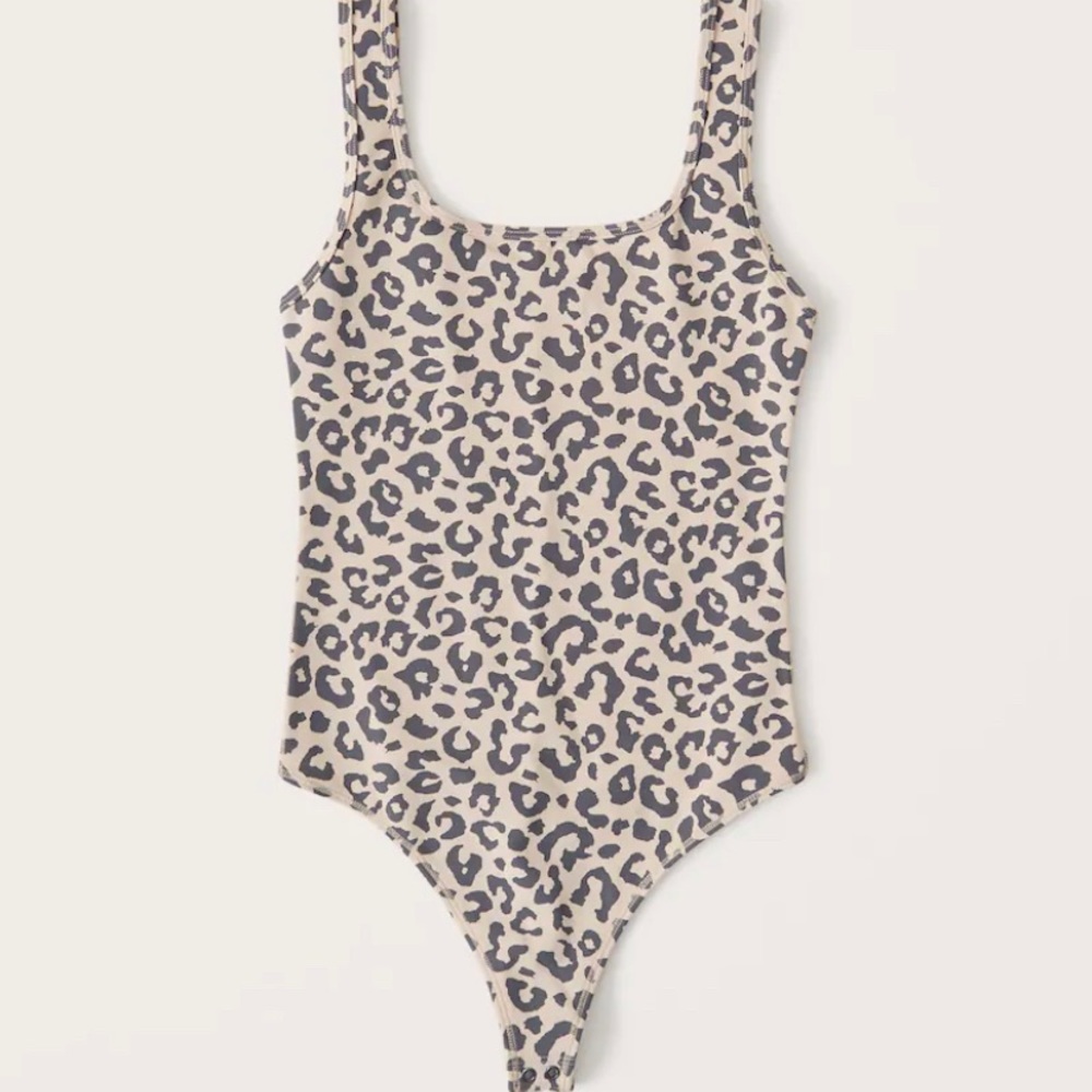 NWOT Abercrombie & Fitch 90s Seamless Tank Bodysuit Women’s Size Small